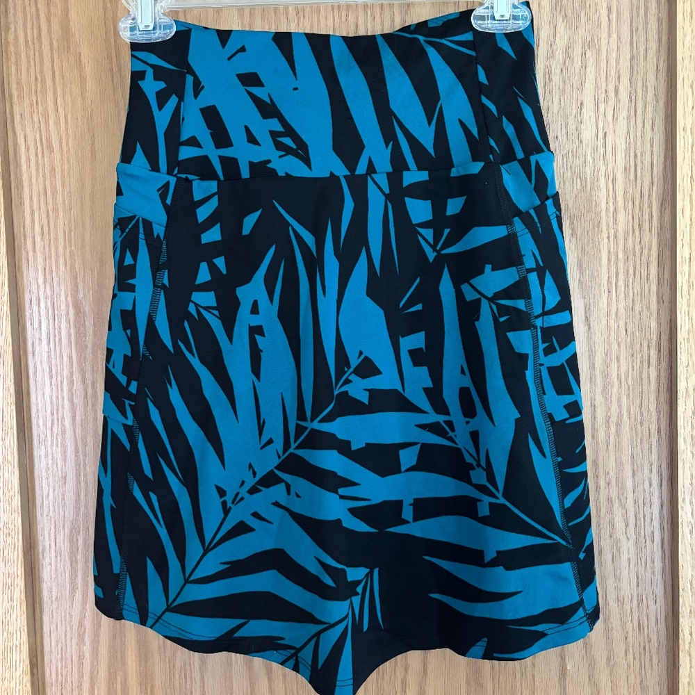 K-Deer Athletic Skort Skirt With Pockets Size Small Teal Black Laguna Print
